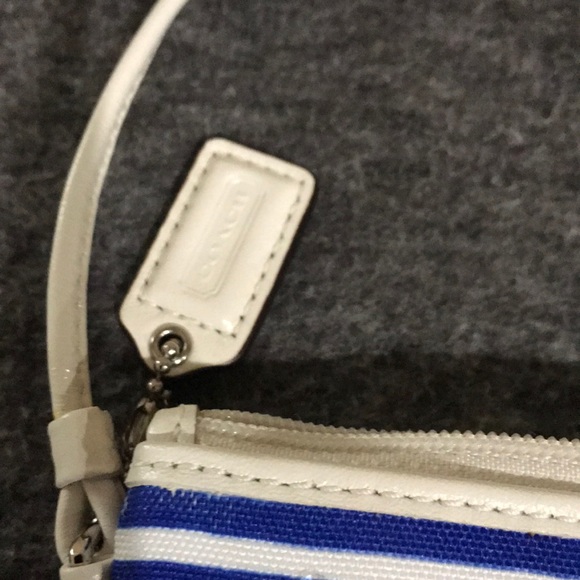 Coach Wristlet - Picture 3 of 4